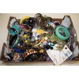 A LARGE QUANTITY OF COSTUME JEWELLERY