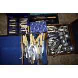 A COLLECTION OF VINTAGE BOXED AND CASED FLATWARE ETC. TO INCLUDE FISH SERVERS