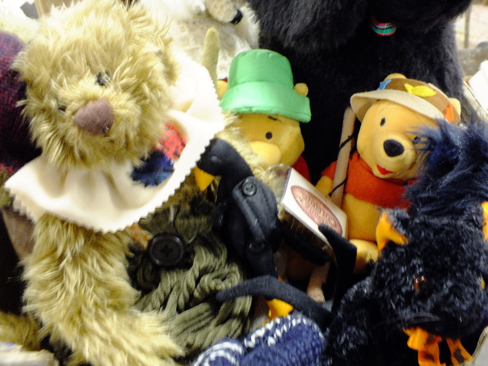 A SELECTION OF VINTAGE AND MODERN BEARS ETC - Image 2 of 4