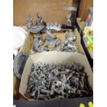 A TRAY OF ASSORTED COLLECTABLE PEWTER FIGURES ETC. TO INCLUDE ROYAL HAMPSHIRE, TUMASEK PEWTER ETC.