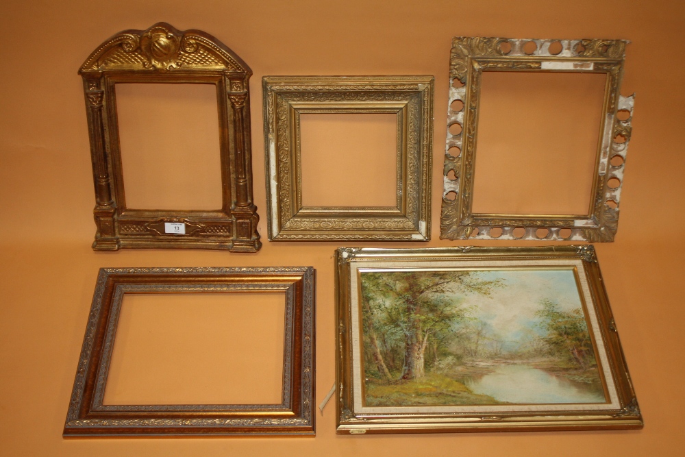 FOUR VINTAGE AND ANTIQUE PICTURE FRAMES, TOGETHER WITH A FRAMED OIL ON CANVAS OF A RIVER SCENE