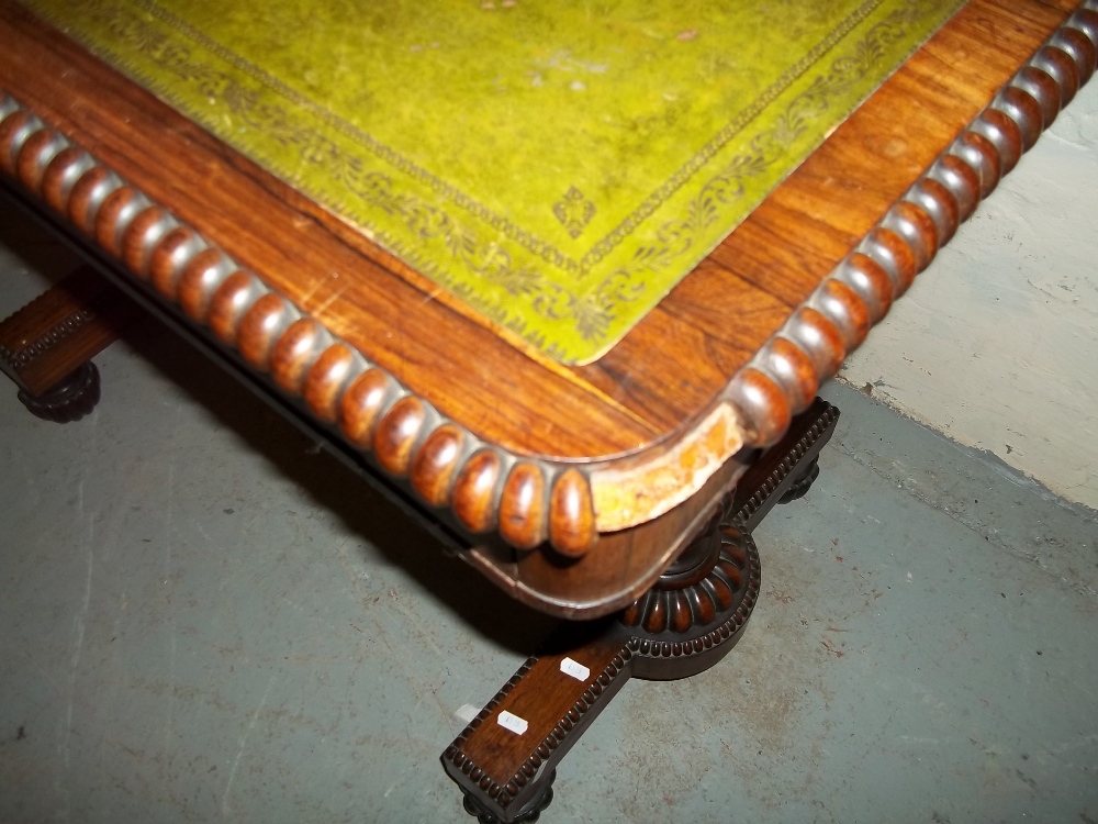 AN ANTIQUE INLAID LEATHER TOPPED TWIN PEDESTAL DESK IN ROSEWOOD - Image 3 of 4
