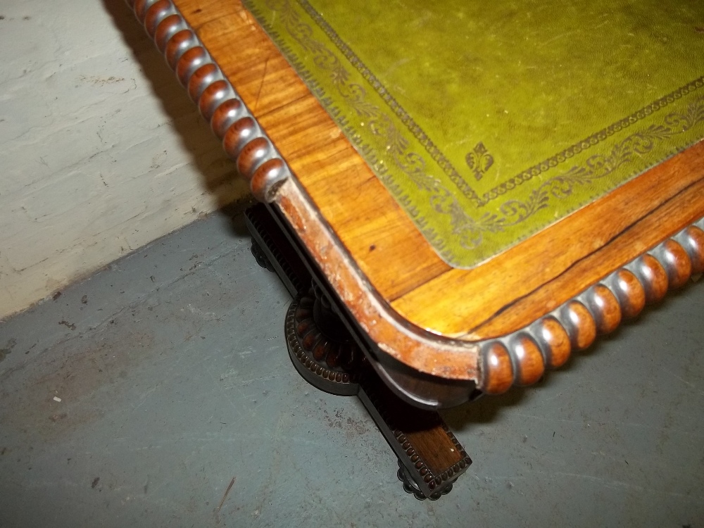 AN ANTIQUE INLAID LEATHER TOPPED TWIN PEDESTAL DESK IN ROSEWOOD - Image 2 of 4