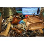 A TRAY OF ASSORTED TREEN AND METALWARE