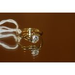 AN 18CT GOLD DIAMOND SOLITAIRE RING - WEIGHT 5.14 GRAMS APPROX