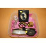 A BOX OF COLLECTABLES TO INCLUDE SILVER HAIR BRUSH, CURLED HORN ETC