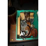 A BOX OF COLLECTABLES TO INC AN HOURGLASS, PEWTER FIGURE OF A FISHERMAN ETC