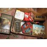 A QUANTITY OF VINTAGE TINS