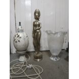 A GILDED CHALK FIGURE OF A LADY TOGETHER WITH A LARGE GLASS VASE & A PIERCED CERAMIC LAMP