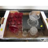 A TRAY OF GLASSWARE TO INCLUDE CRANBERRY GLASS, BOXED WEBB & CORBETT CRYSTAL SET ETC.
