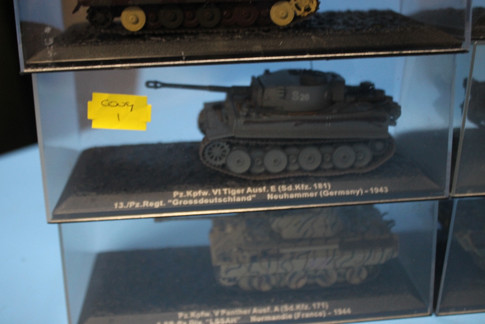 TEN DIE CAST GERMAN WWII TANKS TO INCLUDE JAG D PANTHER, PZ.KPFW VI TIGER, PANZER-JAGER, TIGER II - Bild 3 aus 7