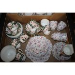 A TRAY OF CERAMICS TO INCLUDE '"QUEEN'S MIDNIGHT BLOOM'" CHINA