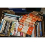 A BOX OF PAPERBACK BOOKS TO INCLUDE PENGUINS