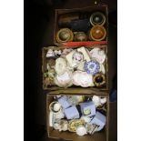 THREE TRAYS OF CERAMICS TO INCLUDE WEDGWOOD