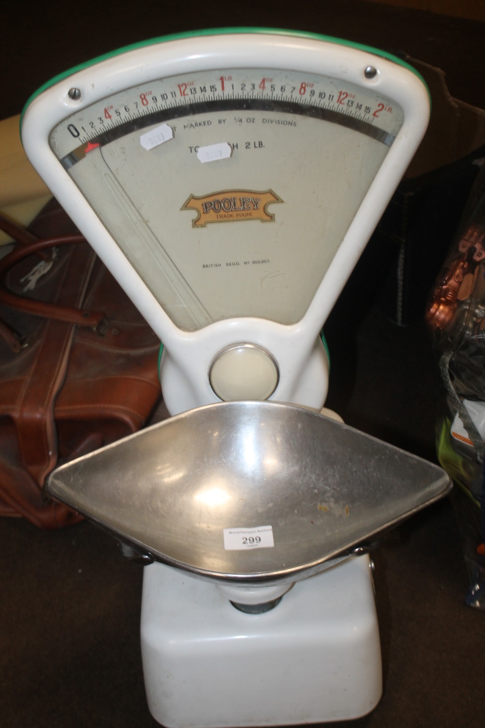 A SET OF TOOLEY SHOP SCALES