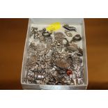 A COLLECTION OF SILVER AND WHITE METAL CHARMS TO INC HALLMARKED EXAMPLES (APPROX 73)