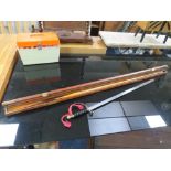 A VINTAGE SNOOKER CUE / SWORD DISPLAY CASE