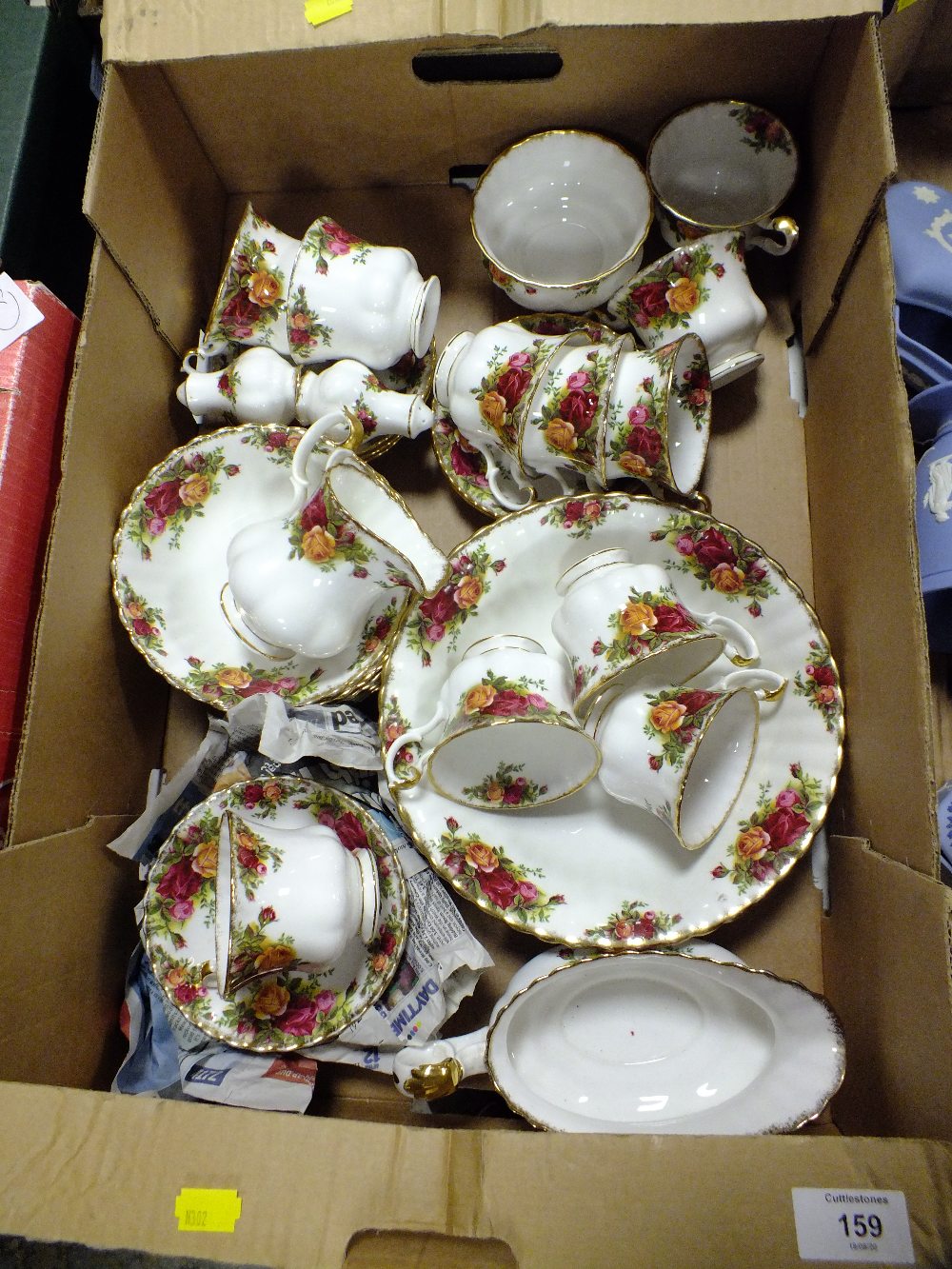 A TRAY OF ROYAL ALBERT OLD COUNTRY ROSES CHINA TO INCLUDE CUPS AND SAUCERS' FRUIT BOWL ETC.