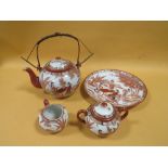 A JAPANESE / ORIENTAL THREE PIECE TEA SERVICE & MATCHING CABINET PLATE