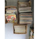 A QUANTITY OF ASSORTED LP RECORDS AND 7" SINGLES TO INCLUDE THE MOODY BLUES' BEE GEES' ETC.
