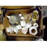 A TRAY OF ASSORTED CERAMICS TO INCLUDE WEDGWOOD' ROYAL WINTON JUG S/D ETC.