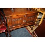 AN OAK OLD CHARM TWO DOOR LOW CUPBOARD H-71 CM W-90 CM