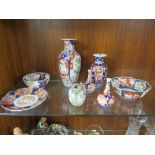 A COLLECTION OF ORIENTAL CERAMICS TO INCLUDE A SMALL TEAPOT A/F (8)
