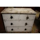 A VINTAGE PAINTED FOUR DRAWER PINE CHEST H-67 CM W-85 CM A/F