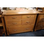 A MODERN M&S HEMSLEY RANGE FIVE DRAWER CHEST H-91 CM W-117 CM