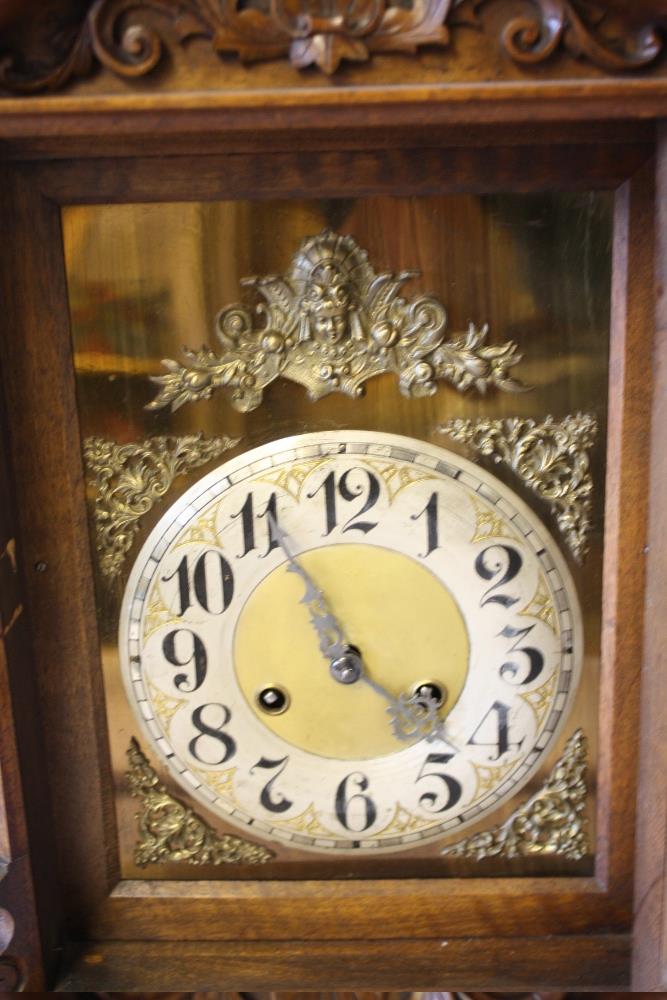 A LARGE AND IMPRESSIVE LATE 19/EARLY 20TH CENTURY WALNUT MANTEL CLOCK BY GUSTAV BECKER, the well - Image 3 of 6