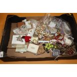A TRAY OF ASSORTED COSTUME JEWELLERY ETC