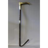 A HALLMARKED SILVER BANDED RIDING CROP, L 74 cm