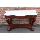 A VICTORIAN MAHOGANY MARBLE TOPPED WASHSTAND, minus back, with a shaped base, H 71 cm, W 122 cm