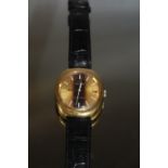 A JAEGER LE COUTRE 'MASTER QUARTZ' WRIST WATCH, with associated papers, Dia 3.75 cm