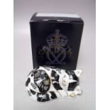 A ROYAL CROWN DERBY COLLECTORS GUILD MISTY THE CAT PAPERWEIGHT, gold stopper, with box, W 9 cm