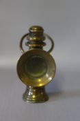 A NOVELTY BRASS BONBONNIERE IN THE FORM OF A LANTERN, H 6.5 cm