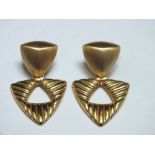 A PAIR OF ITALIAN 18CT GOLD GEOMETRIC STYLE EARRINGS BY UNOAERRE, marked 750 to the posts, approx