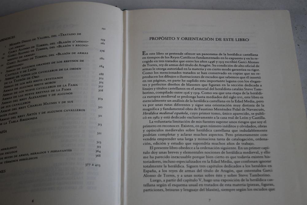 MARTI DE RIQUER - "HERALDICA CATALANA DES L'ANY 1150 AL 1550", 1983, 2 Vols. together with Martin De - Image 6 of 7