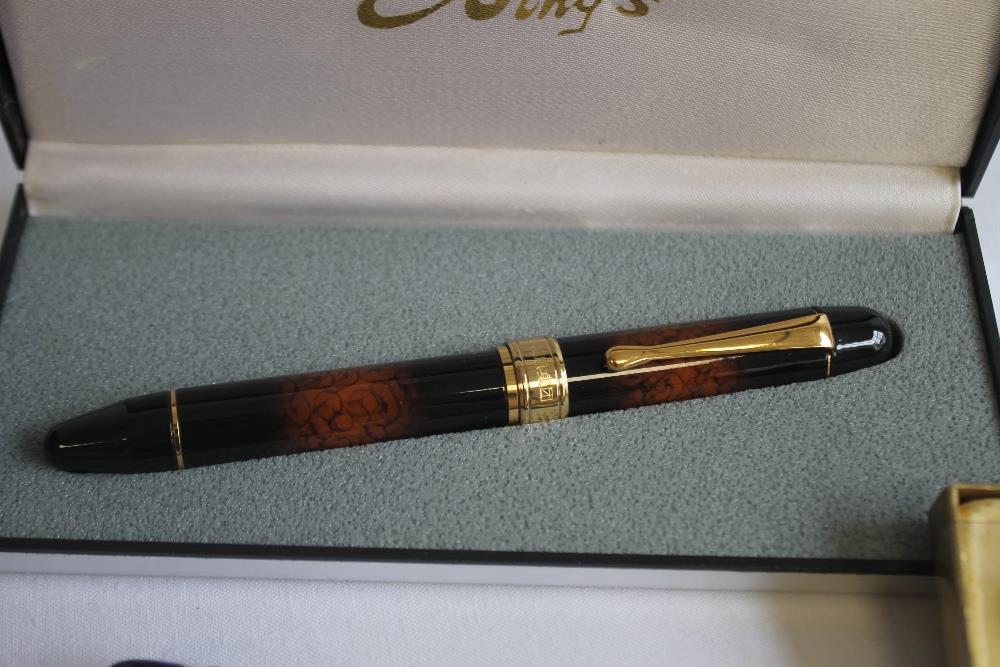A WINGS FOUNTAIN PEN IN "CHINA SOUTHERNES" PRESENTATION BOX, together with a Seiko Pen, an - Image 2 of 7