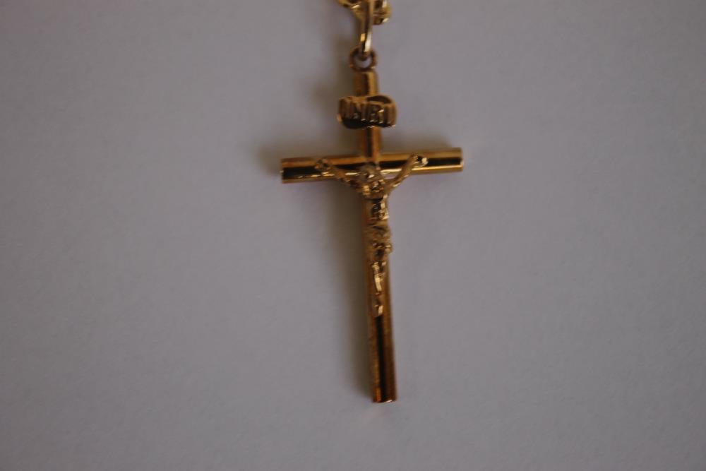 "CARISSIMA GOLD" 9ct CRUCIFIX AND CHAIN, in original box. - Image 2 of 3