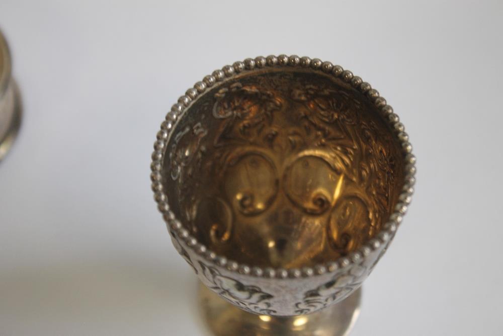 A HALLMARKED SILVER NAPKIN RING and egg cup (2) - Image 3 of 3