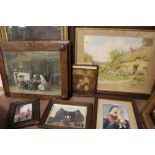 A COLLECTION OF VINTAGE AND ANTIQUE PRINTS TO INCLUDE OAK FRAMED EXAMPLES