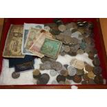 A LARGE QUANTITY OF ASSORTED BRITISH AND WORLD COINS TO INCLUDE A QUANTITY OF 50 PENCE PIECES,