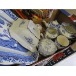 A TRAY OF BLUE AND WHITE CHINA TO INCLUDE A VINTAGE MEAT PLATE