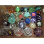 A LARGE QUANTITY OF STUDIO GLASS PAPERWEIGHTS