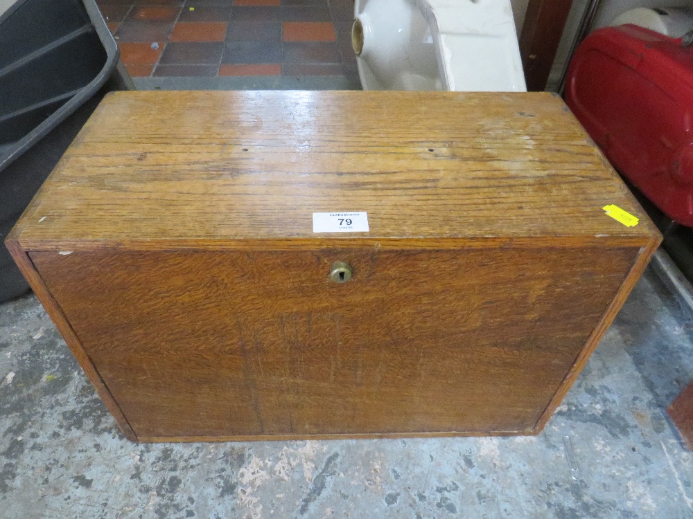 A VINTAGE OAK TABLETOP TOOL CABINET AND CONTENTS - Image 2 of 2