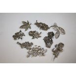 A BAG OF VINTAGE MARCASITE BROOCHES ETC.