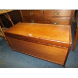 A RETRO TEAK BLANKET BOX W-96 CM