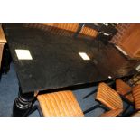 A LARGE ITALIAN DESIGNER BLACK GLOSS DINING TABLE H-76 CM W-97 CM L-200 CM