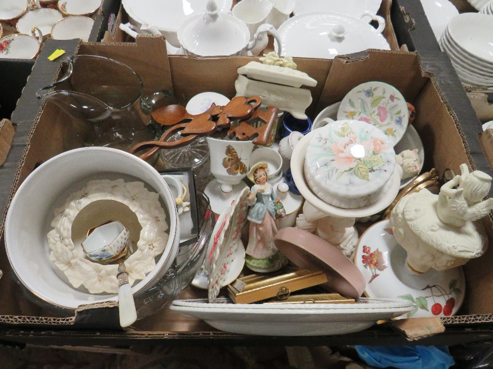 A TRAY OF ASSORTED CERAMICS AND FIGURES ETC. TO INCLUDE ROYAL WORCESTER EVESHAM, MINTON ETC.